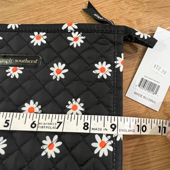 Simply Southern Brush Makeup Bag - Daisy - Picture 3 of 5